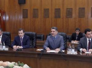 Премьер встретился с Нарышкиным