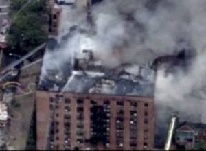 Молния поразила 7-этажный дом