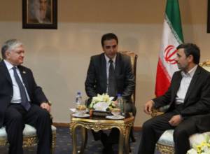 Ахмадинеджад принял главу МИД Армении