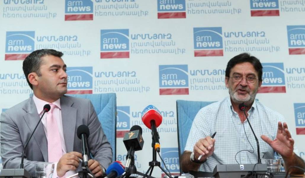 43d298ca73e28807b7b253776601245b