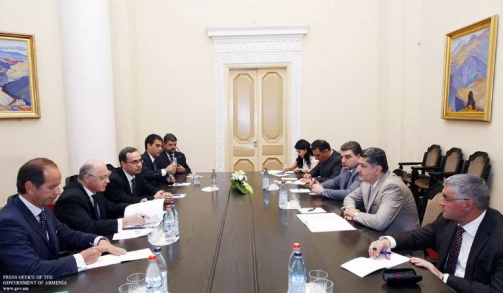 ea3d3b4a60d9c4895941fddc14fb7448