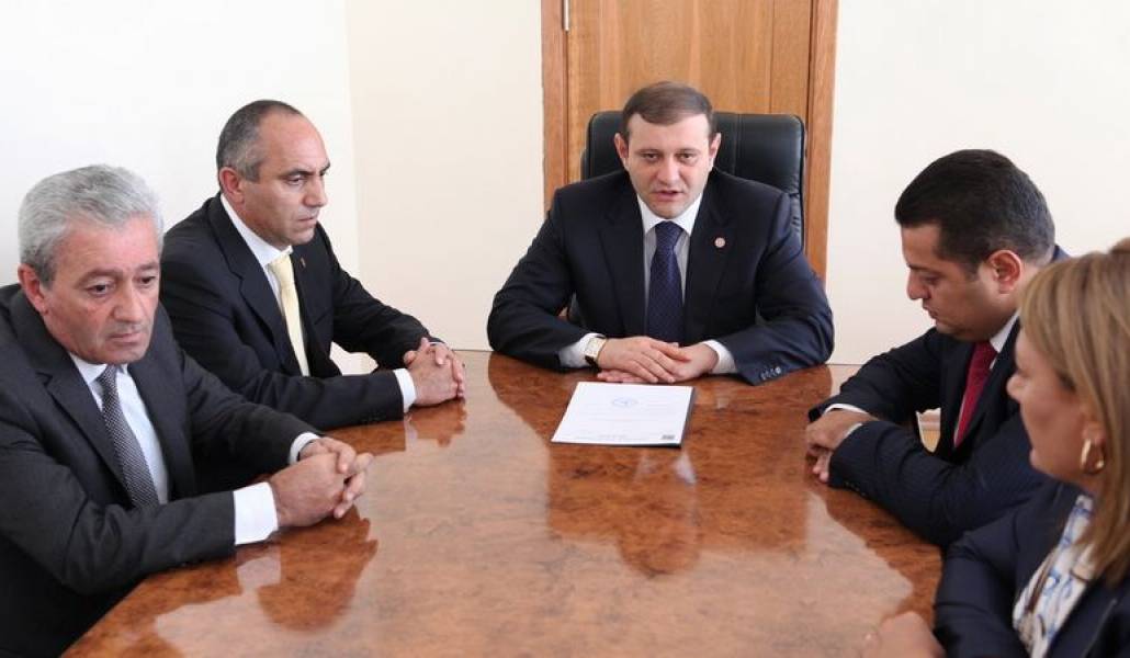 9c597740d573d08066e97a05e083aaf3