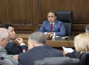 В повестку включено 48 вопросов