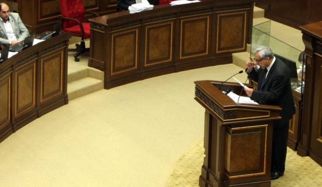 2a2c5a1112ab2a4bfd4433faf1108d77