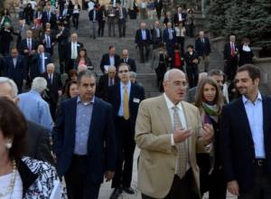 Овик Абраамян заверил, что помощь продолжится