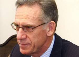 Письмо подписал и Анри Рено