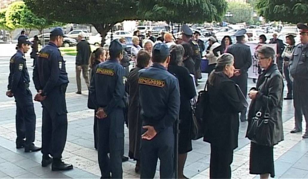 5752f91342263e9c7770561082de57a3