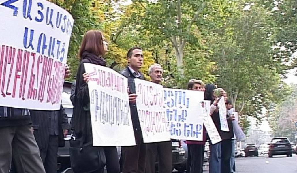 055681ad6357d8ae921fd15290880374