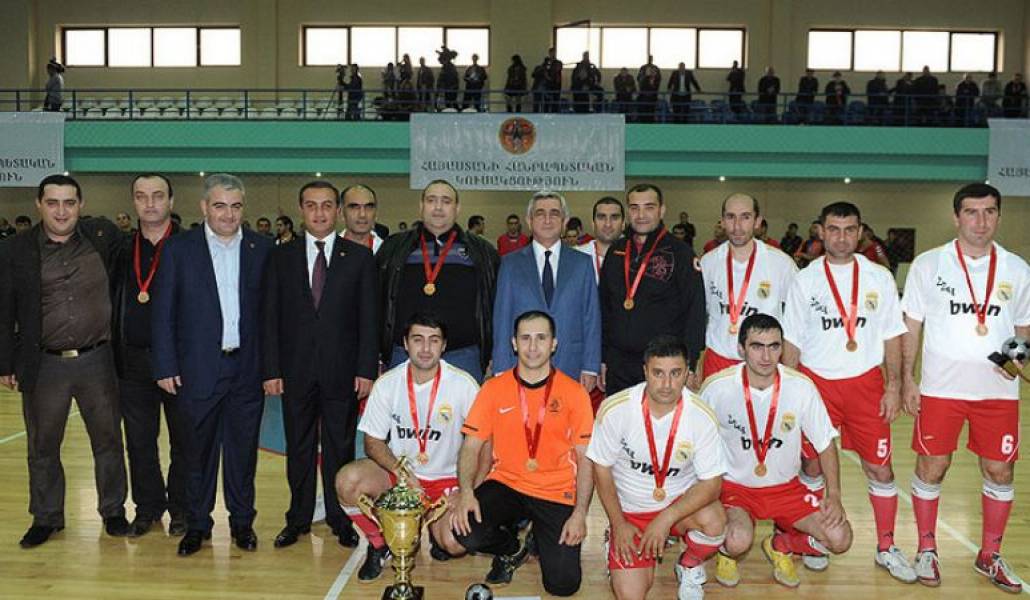 e949c4b279792fddfdbf999019edee24