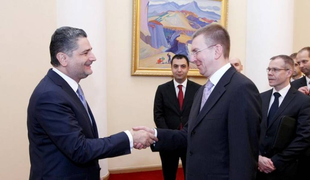 9529761708fad4279d1f19d6159d8943