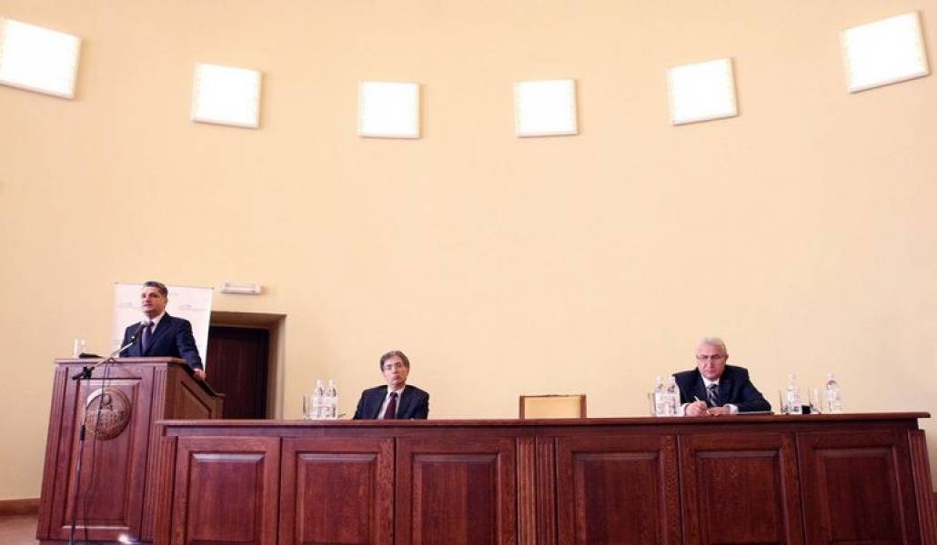 4cdcd4e5619459b9d7fac36fc875fd6e