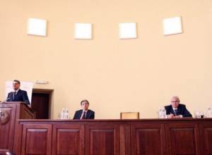 Все преподаватели должны заниматься наукой