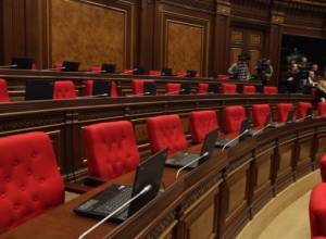 «Не увлекайся критикой, есть и PR»