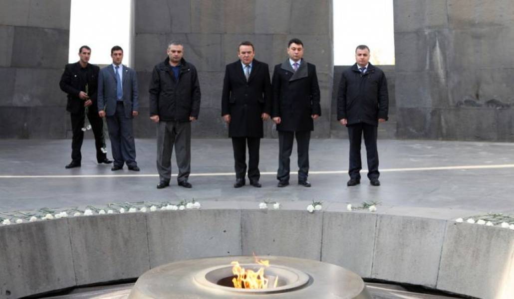 f156bf8558aca6fb587b252035cc70a1