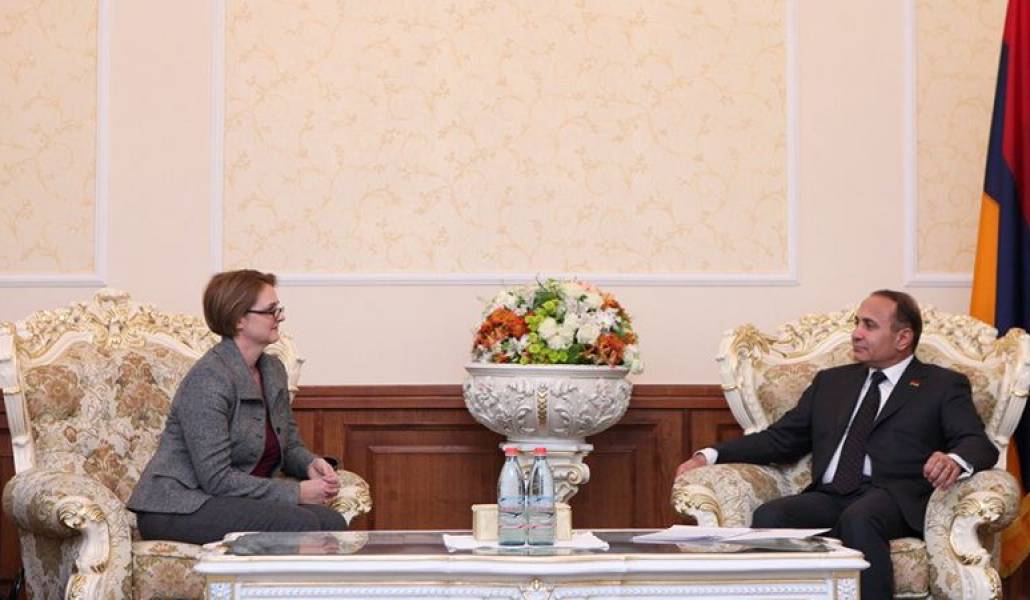 249e4423e471301a24b9f2fca477dafa