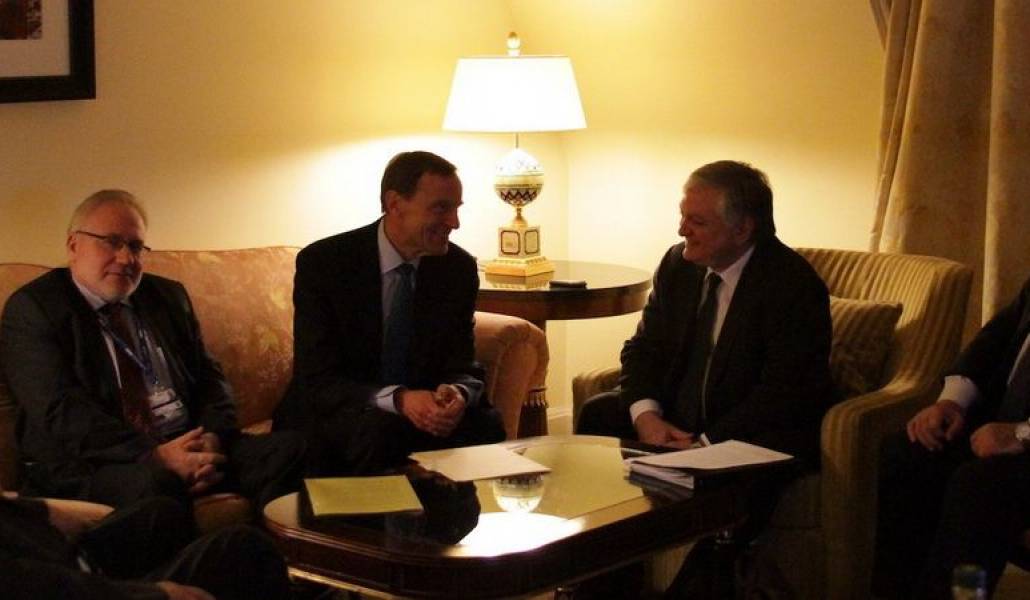 e0013cc26594a92adccc23b62fcb5cc2