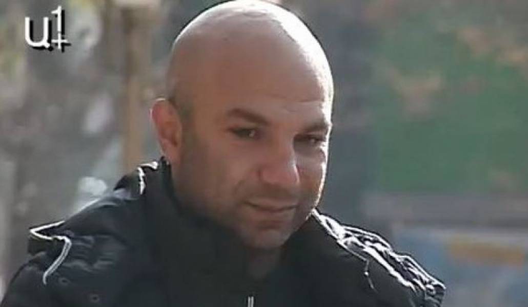 51a6052b3f93d2ad1df1f9ab8fdead84