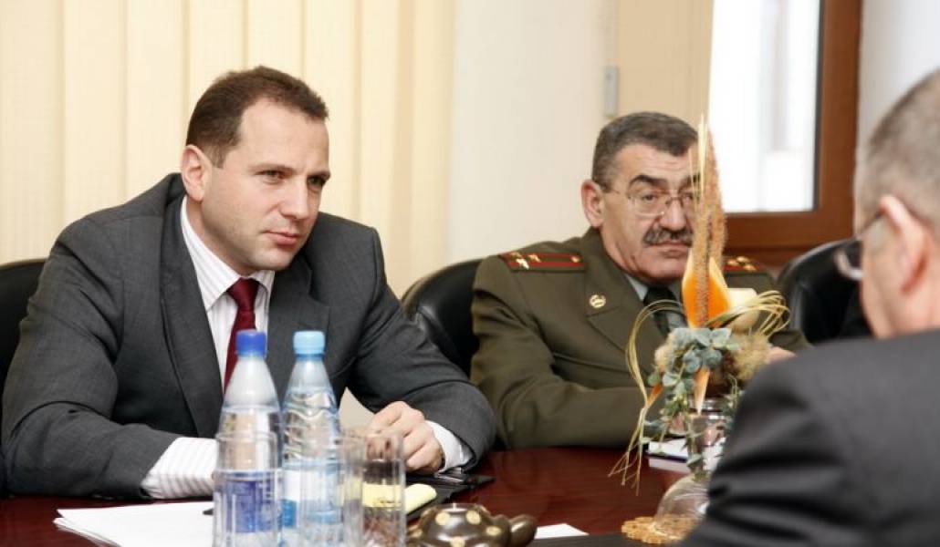 bd2dcc677cfef2fd82cf4d3e31b8ef6f