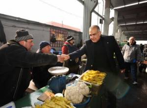 Раффи Ованнисян не пропустил ни одного ларька