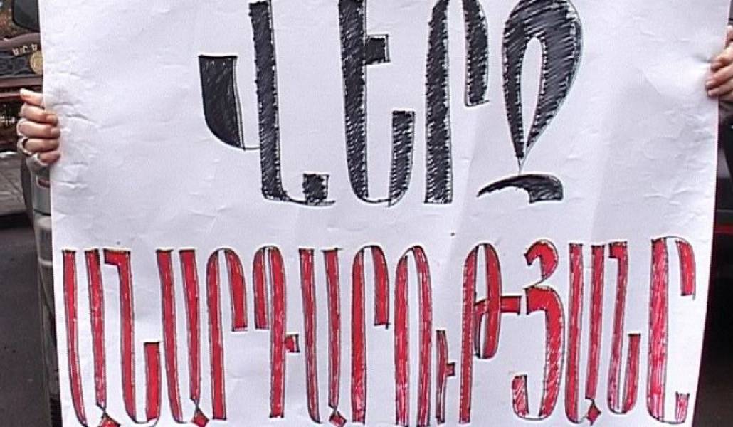 b2af928fd912417ea598562ea53ea64e