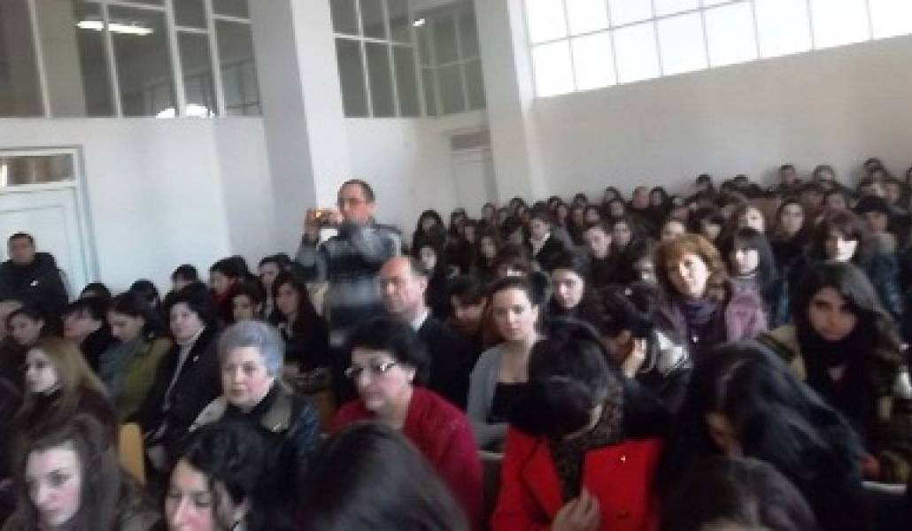 f5f6e15a6299a8371e8d37b5f28c9ab6