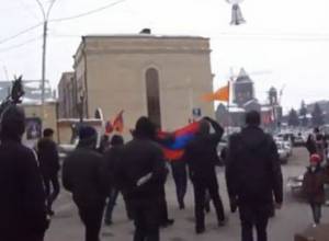 Затем они прошли шествием по Гюмри