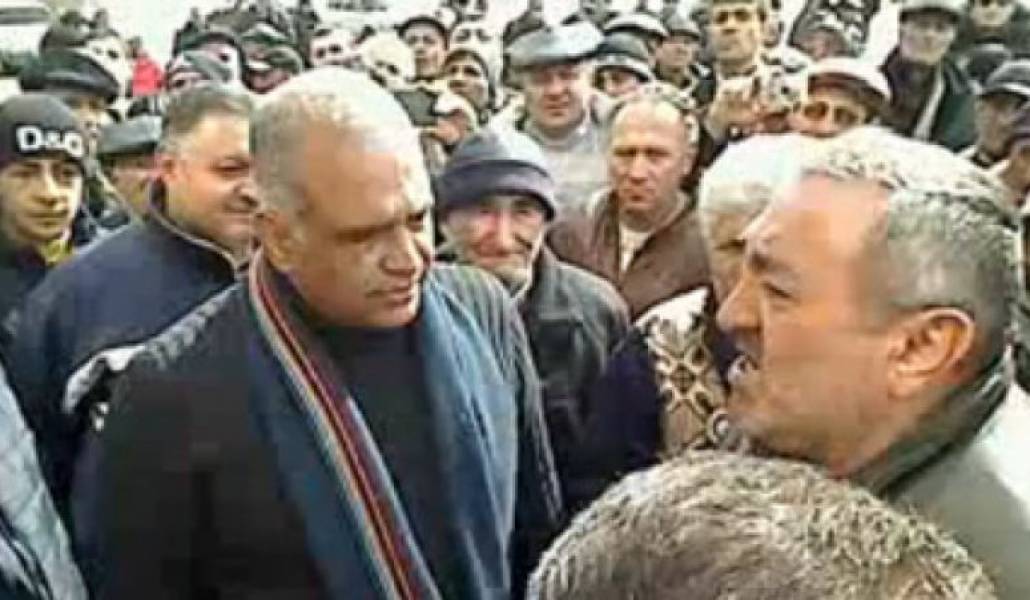 4b1bfdaf4142a94858fdaf3409d6a590