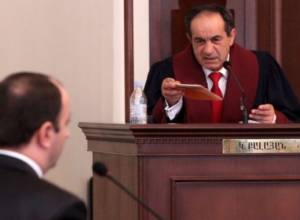 В КС началась перепалка