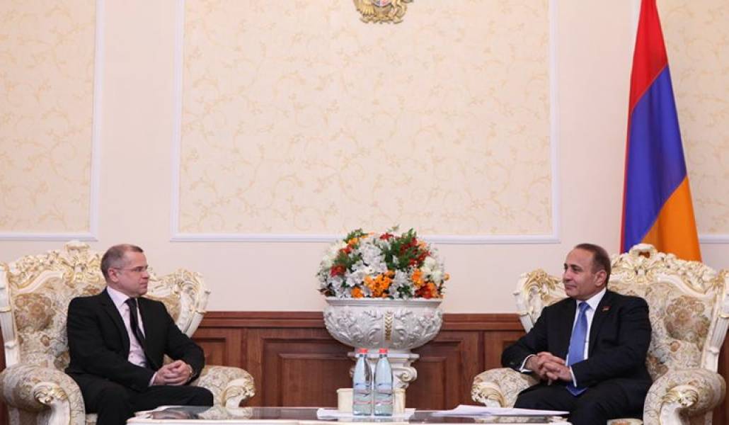 2774e50572b859ec69a8a5f011930fd4