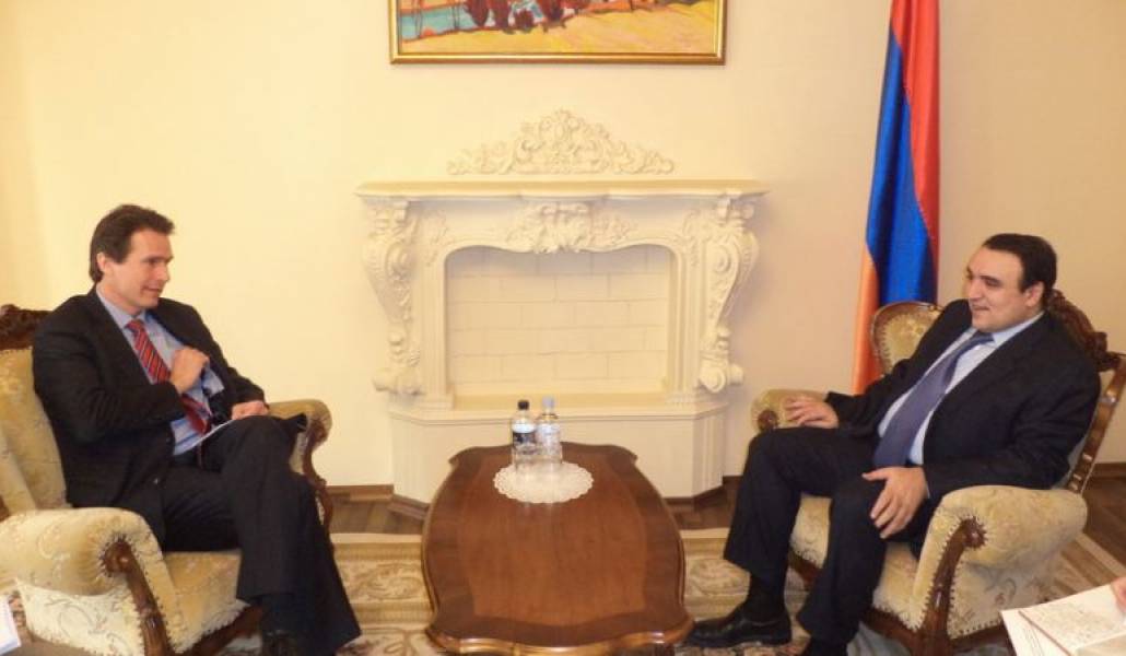 60819c8a74c0426c458bb682c7d1f77f