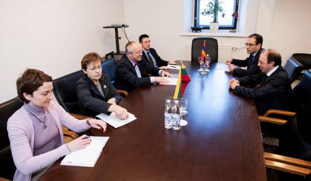 4a7afbb0346ce3a1f7e3c6b8e0574ab1