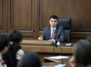 Шармазанова спросили об оппозиции