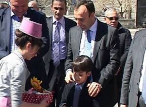 Министр пришел с сыном