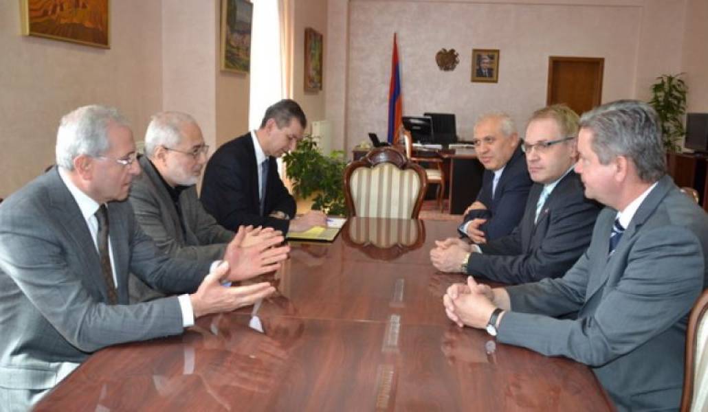 36339e178e3a69ba5fd7cc85e3fcc2b6