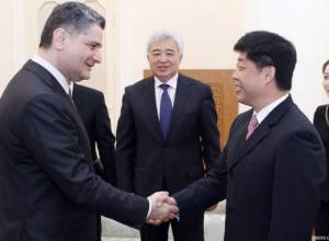 Гу Чаоси передал приветствия