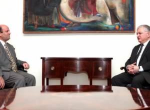 Налбандян принял новоназначенного посла Ливана