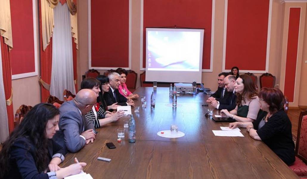 bf4e1952a268b82b0d83187aeb92f429