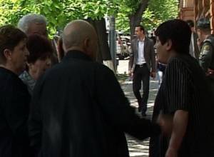 Пойдут к дому Сержа Саргсяна