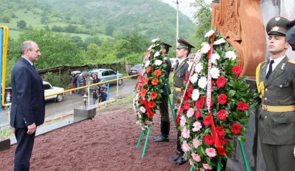 ab0bce43b5d5836f54582ef2fddfb9c4