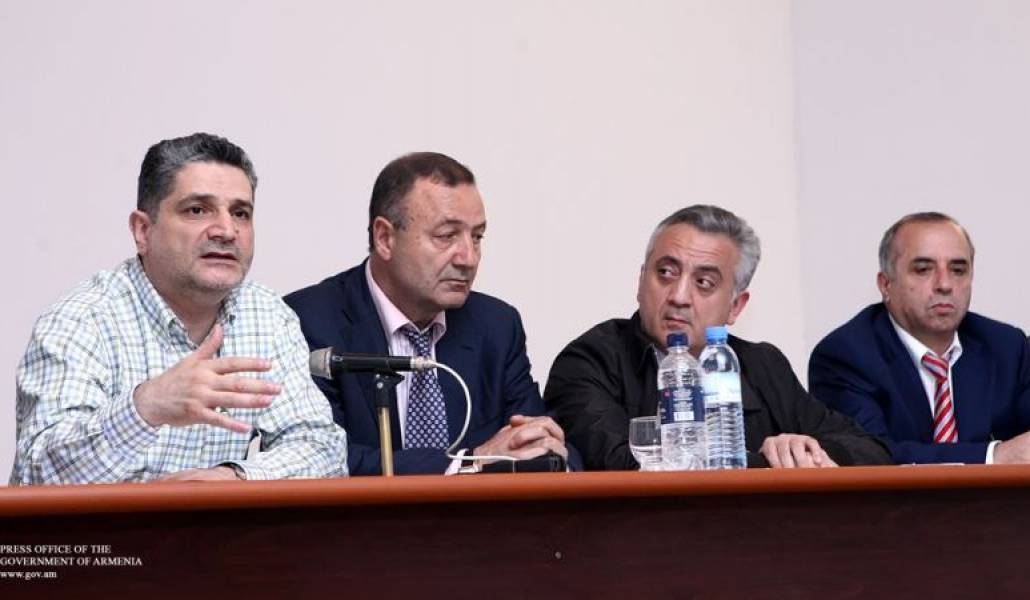 252385b6268c26de9b8ad47ce2845912