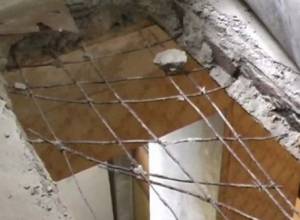 Обвалилась крыша и стена соседа