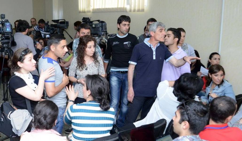 ff53b3288ce3eaeb32014a661f9dec53