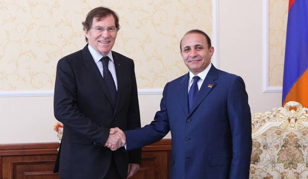 66006bd0abb965beb00f1fb8526bf647