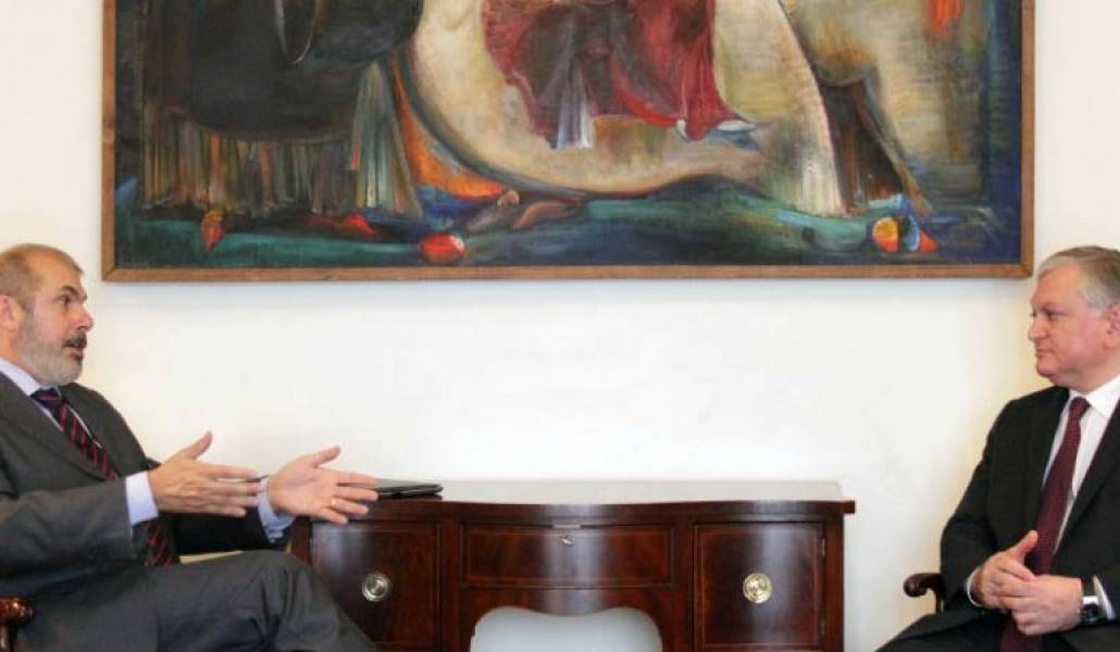 7babdc3abd4a2c3d28a45f33e36184b2