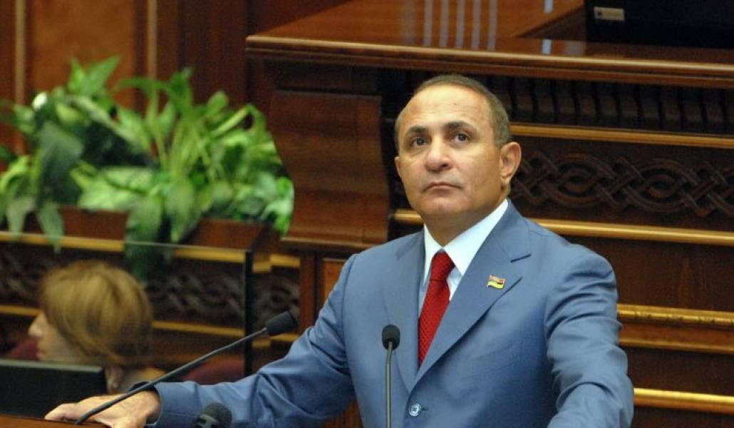 f77f142ed419cca0b1c38bbcdd7bda44