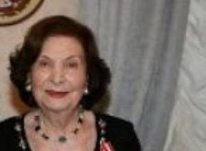 Вдова легендарного разведчика получит медаль