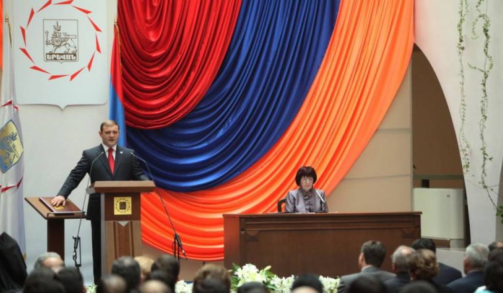 16aa2c6f147544a7e42af4c9491bf6a8