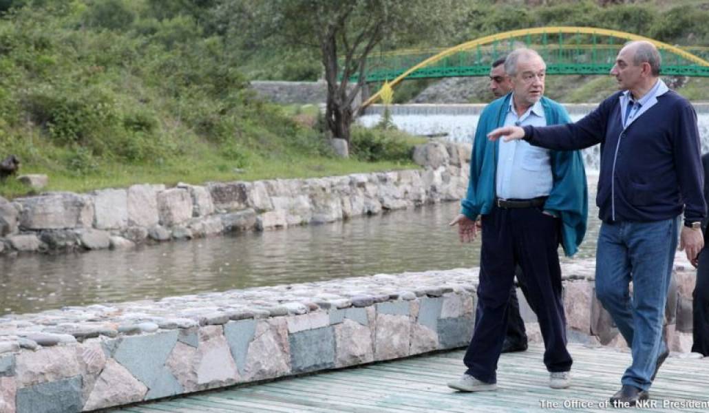 019817a3634b7079d87ded1252686876