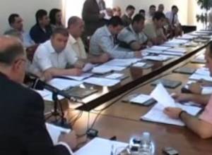 Члены Совета старейшин опаздали на заседание