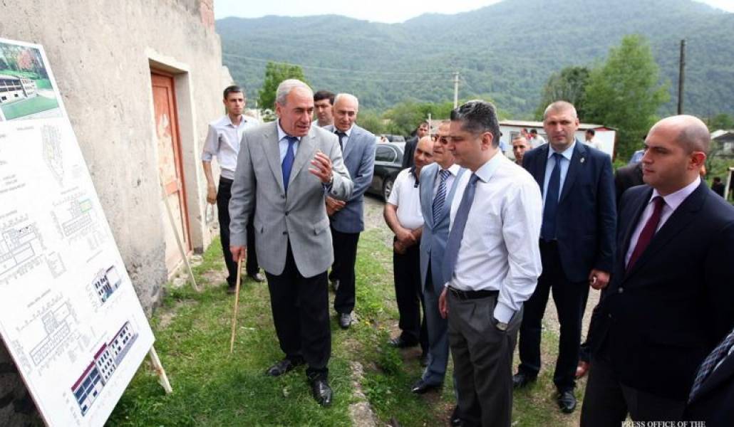 65e92ffc94ead7cafb2260fe9cc3244e